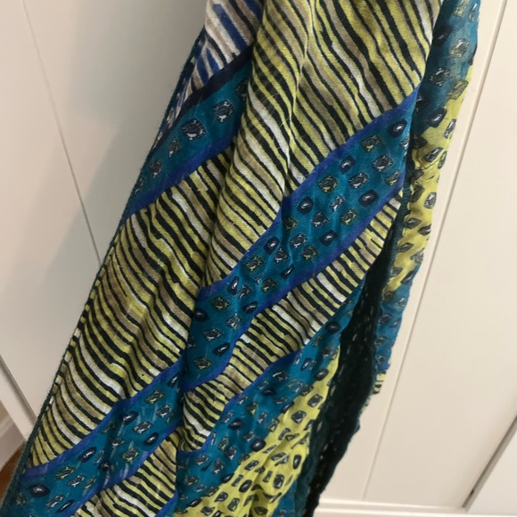 Patterned infinity scarf - Picture 2 of 2